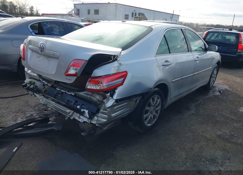 2011 TOYOTA CAMRY LE VIN: 4T1BF3EK5BU728570