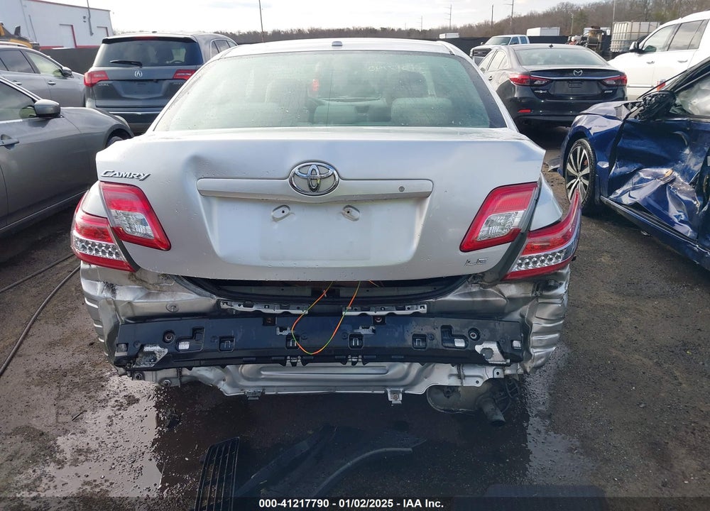 2011 TOYOTA CAMRY LE VIN: 4T1BF3EK5BU728570