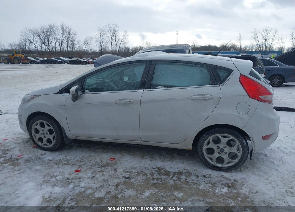 2011 FORD FIESTA VIN: 3FADP4FJ9BM132135