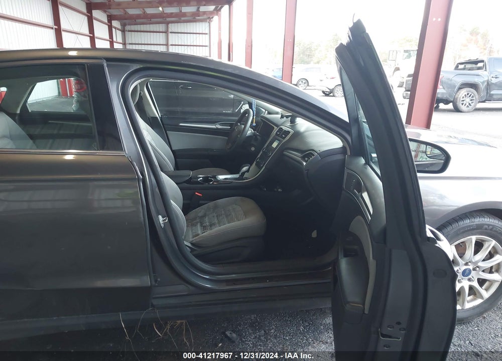 2016 FORD FUSION S VIN: 3FA6P0G73GR177327