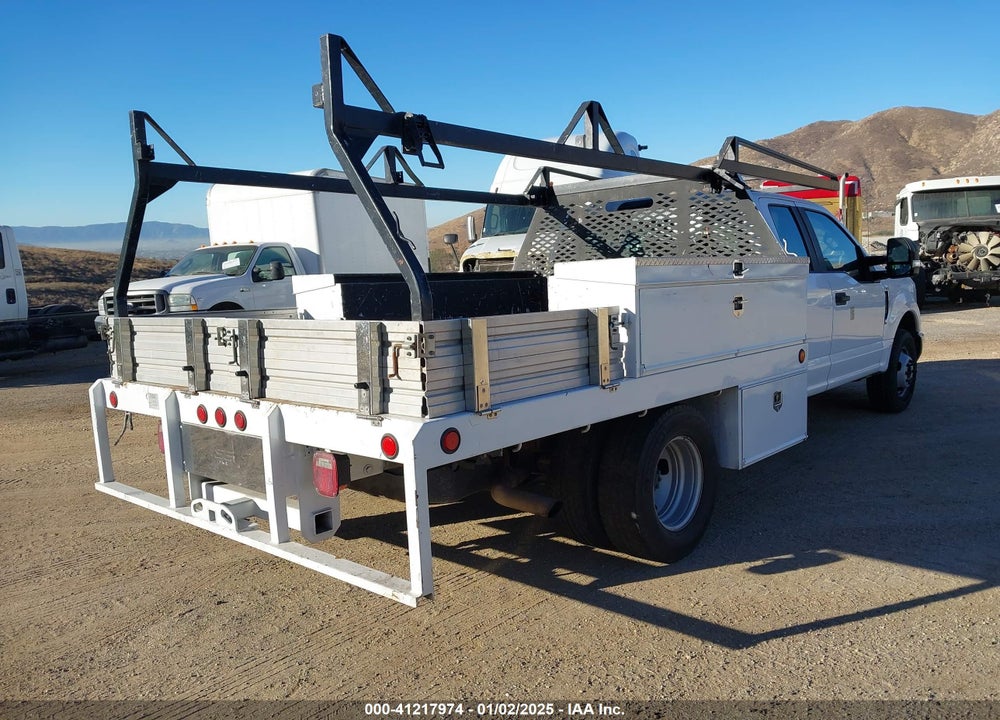2017 FORD F-350 CHASSIS XL VIN: 1FD8X3G64HEB62749