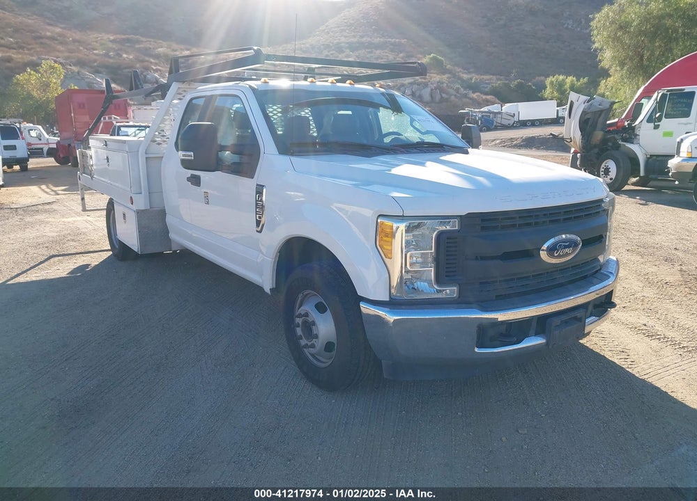 2017 FORD F-350 CHASSIS XL VIN: 1FD8X3G64HEB62749