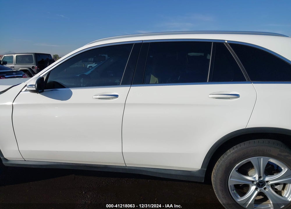 2017 MERCEDES-BENZ GLC VIN: WDC0G4JB1HF260946