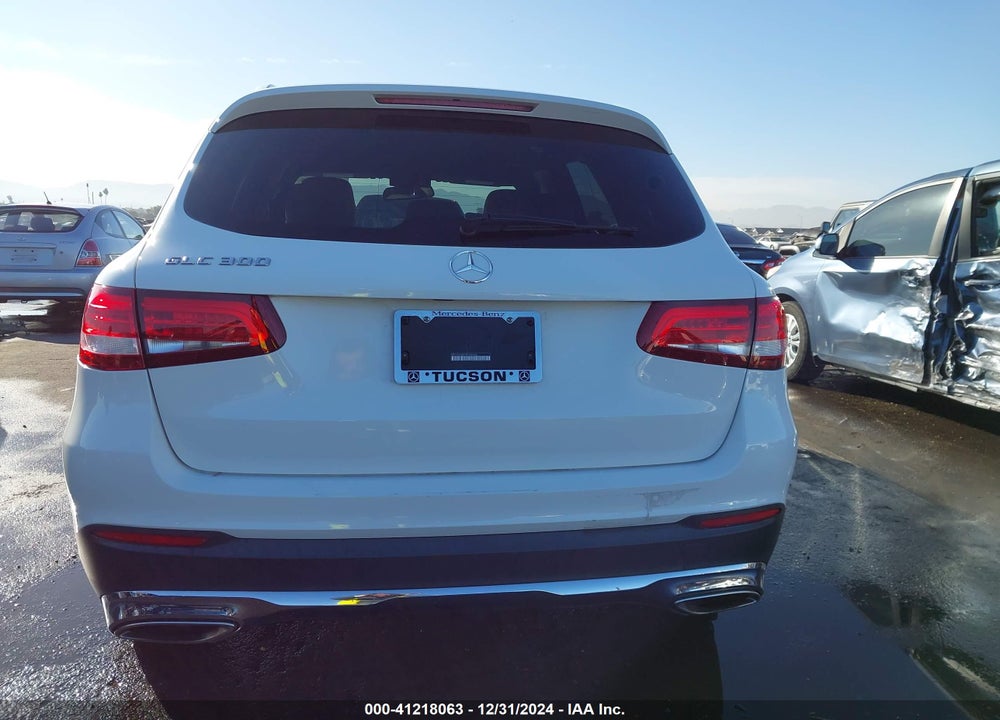 2017 MERCEDES-BENZ GLC VIN: WDC0G4JB1HF260946