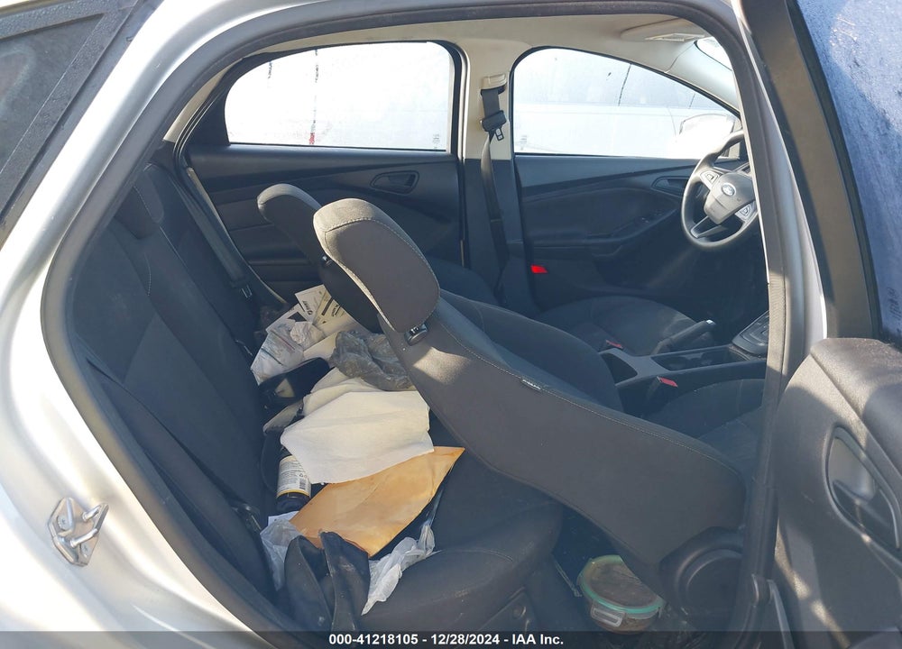 2015 FORD FOCUS VIN: 1FADP3E22FL279828