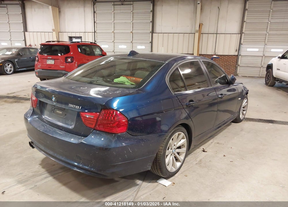 2011 BMW 328I VIN: WBAPH7G52BNM55808