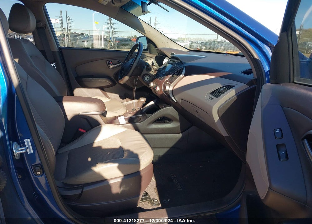 2014 HYUNDAI TUCSON SE VIN: KM8JUCAG2EU897498