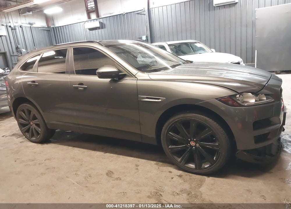 2018 JAGUAR F-PACE 25T PREMIUM VIN: SADCJ2FX8JA291504