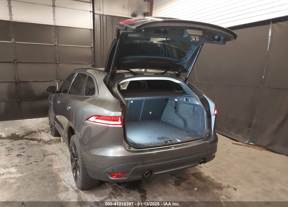 2018 JAGUAR F-PACE 25T PREMIUM VIN: SADCJ2FX8JA291504