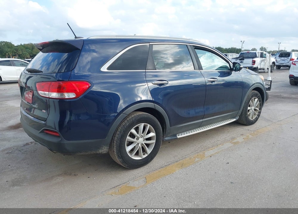 2017 KIA SORENTO 2.4L LX VIN: 5XYPG4A37HG303860