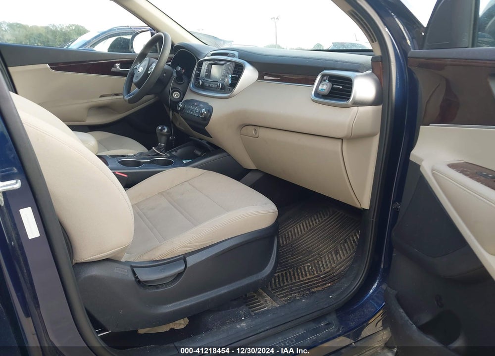 2017 KIA SORENTO 2.4L LX VIN: 5XYPG4A37HG303860