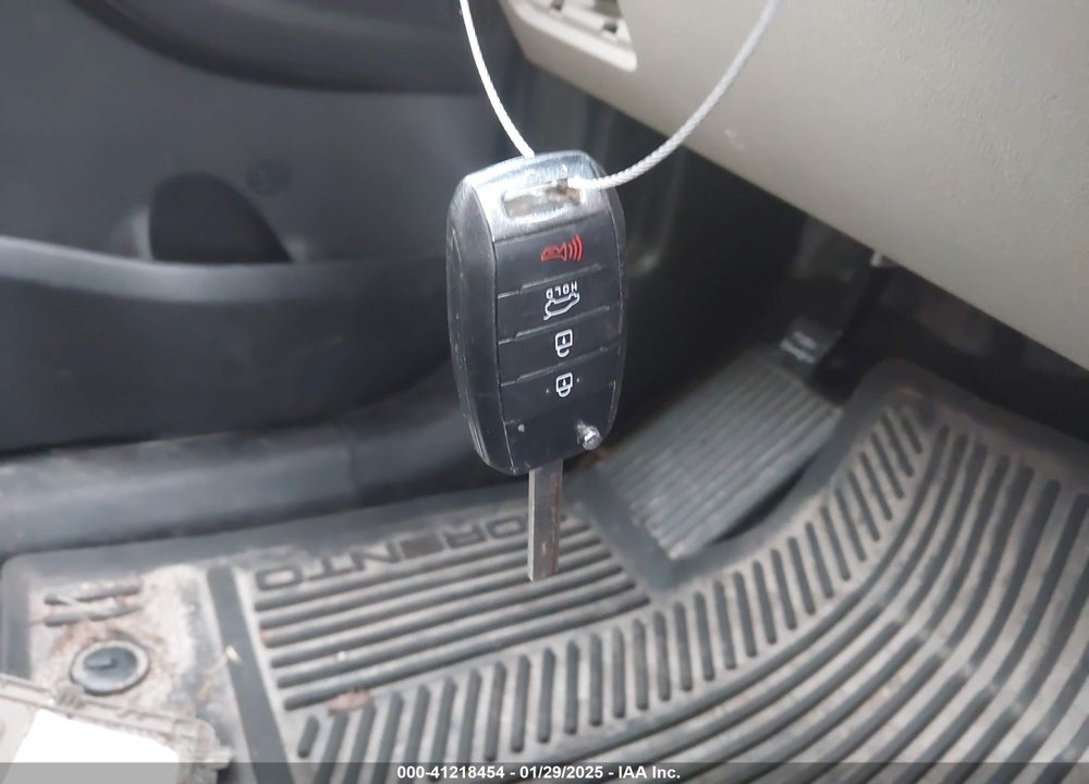 2017 KIA SORENTO 2.4L LX VIN: 5XYPG4A37HG303860