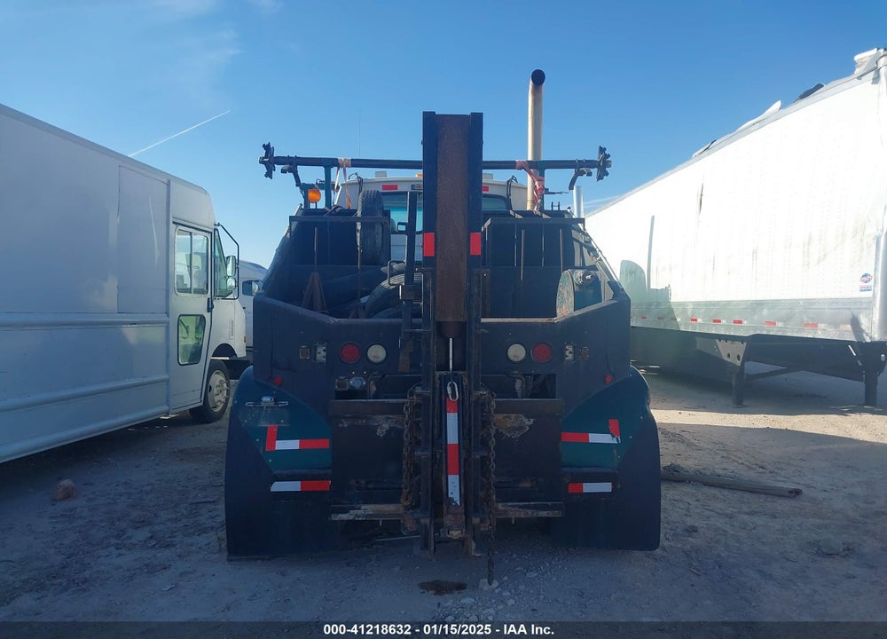 2009 STERLING TRUCK L 9500 VIN: 2FZAAZCV59AAH7267