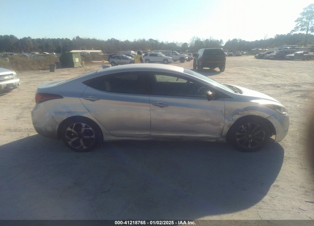 2016 HYUNDAI ELANTRA VIN: 5NPDH4AE5GH748378