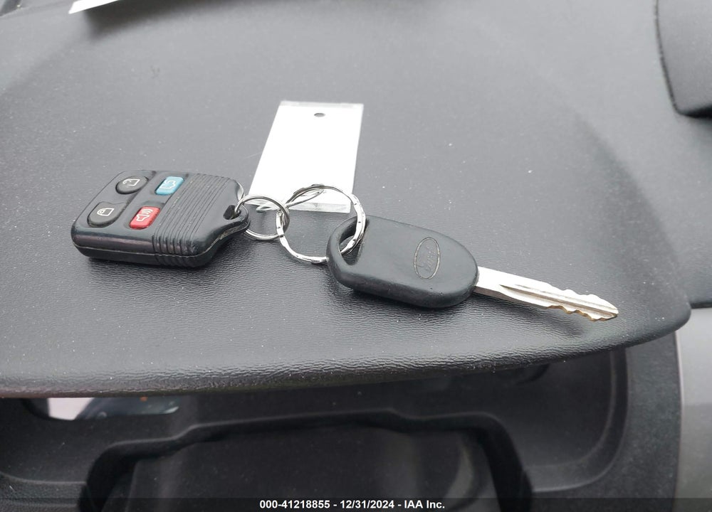 2010 FORD FOCUS SE VIN: 1FAHP3FN0AW279635