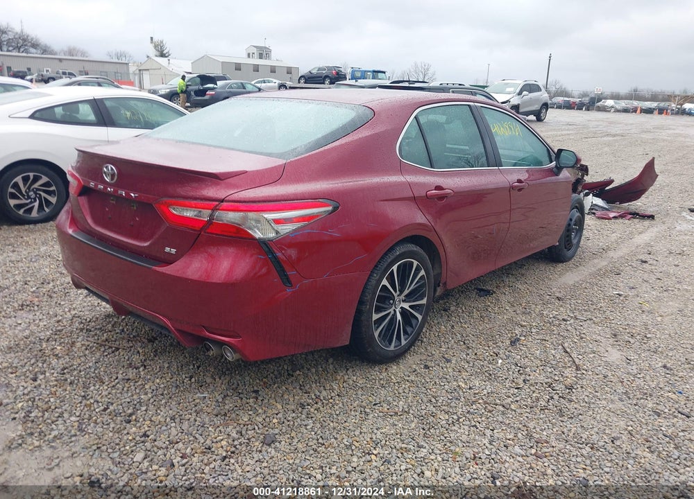 2018 TOYOTA CAMRY SE VIN: 4T1B11HK5JU627624
