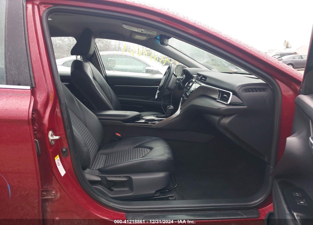 2018 TOYOTA CAMRY SE VIN: 4T1B11HK5JU627624