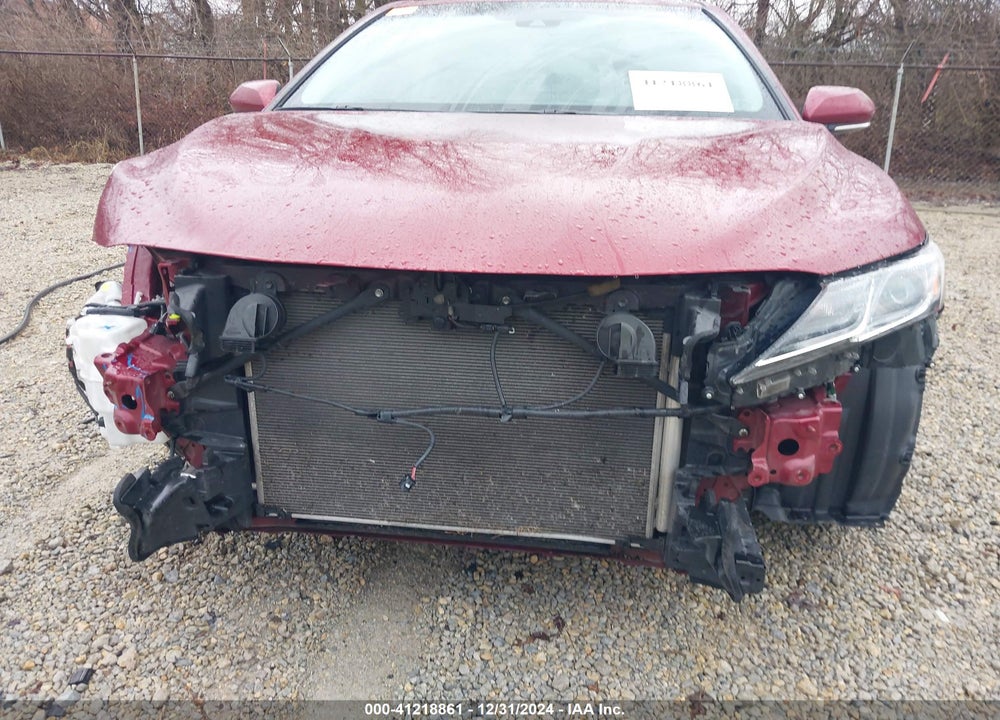 2018 TOYOTA CAMRY SE VIN: 4T1B11HK5JU627624