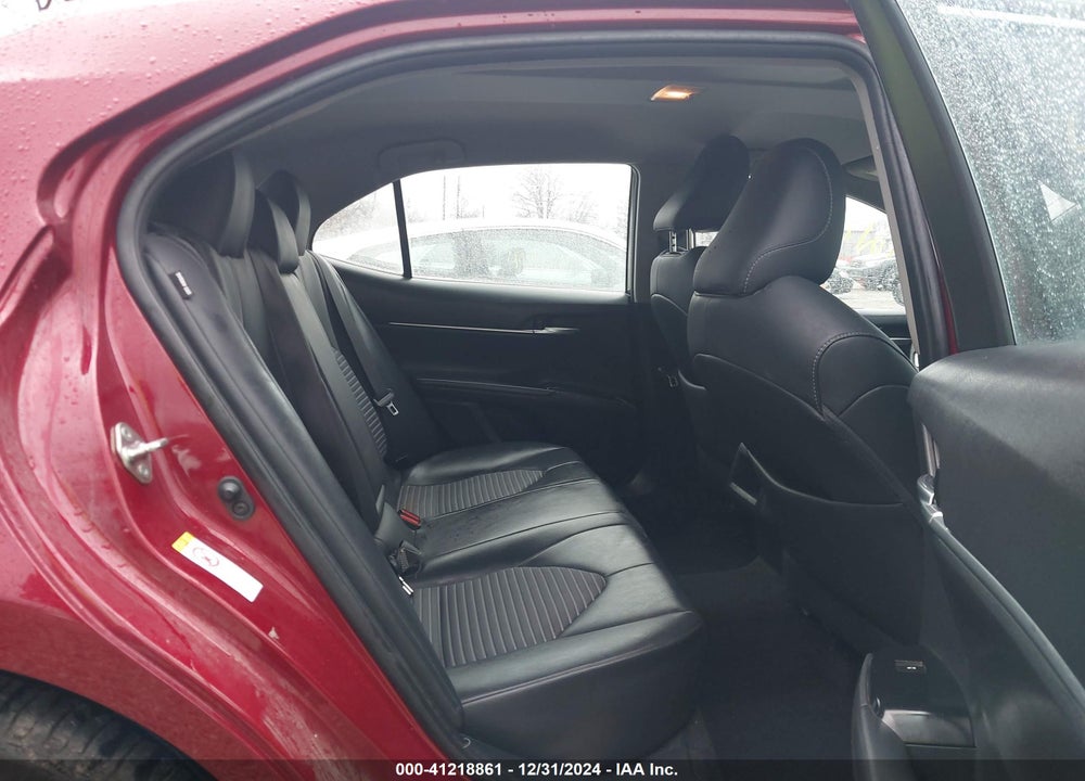 2018 TOYOTA CAMRY SE VIN: 4T1B11HK5JU627624