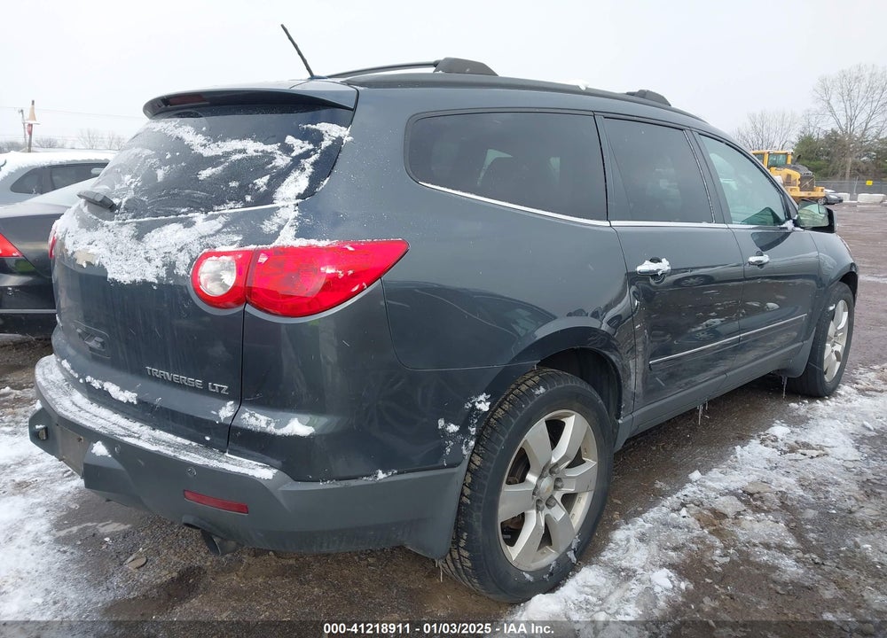2009 CHEVROLET TRAVERSE LTZ VIN: 1GNEV33D19S105646
