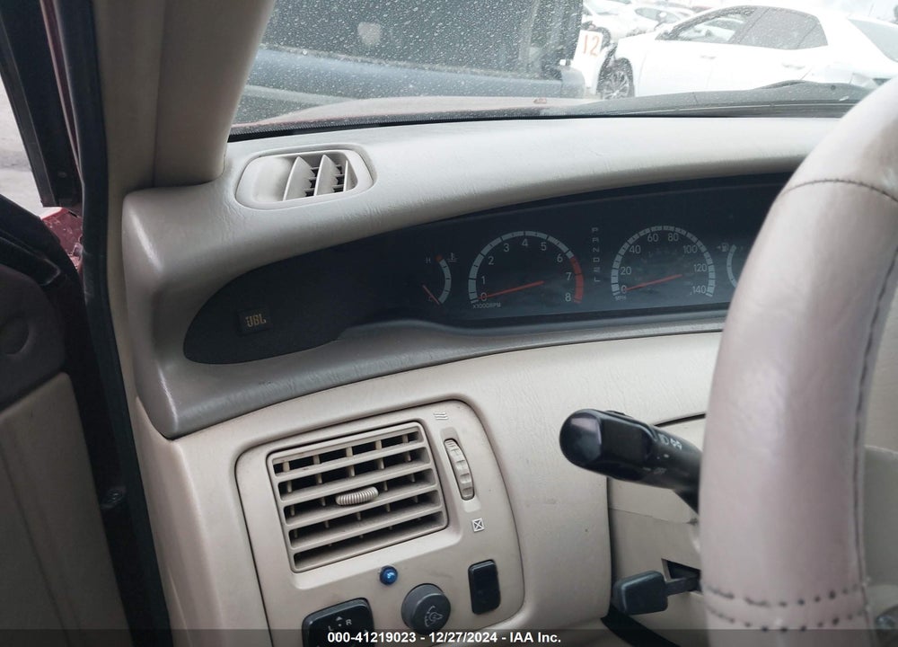 2002 TOYOTA AVALON XL VIN: 4T1BF28B92U245573