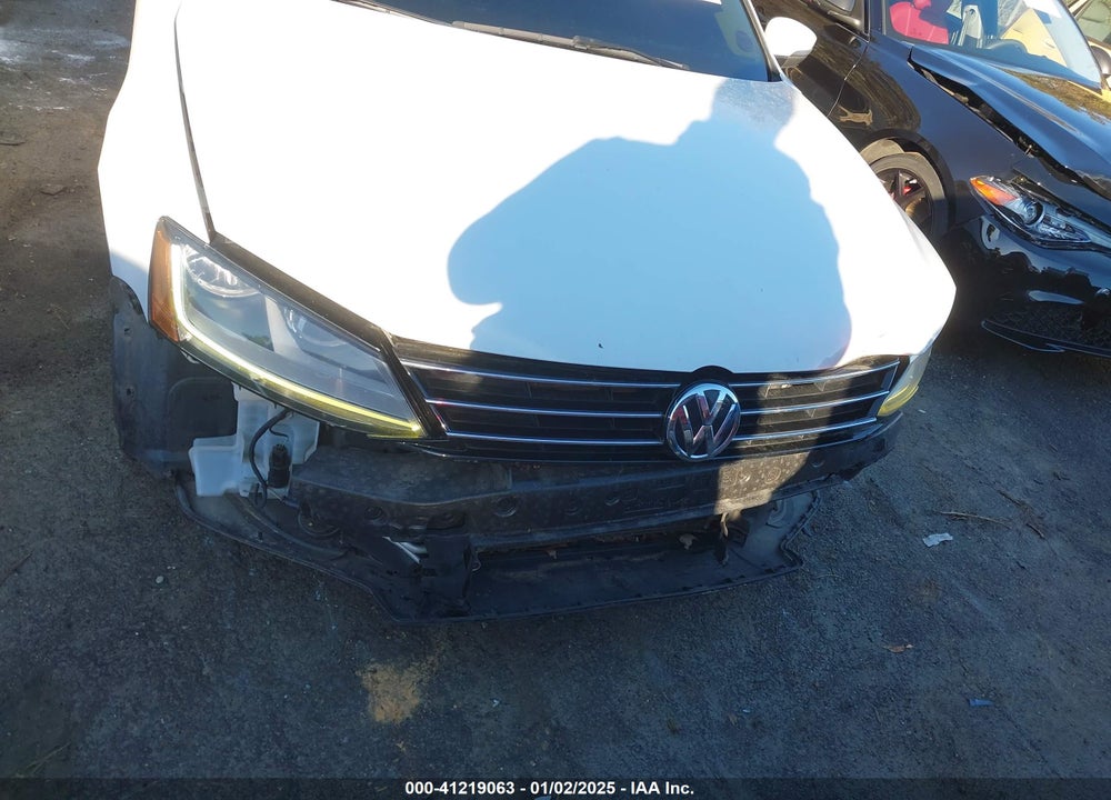 2017 VOLKSWAGEN JETTA VIN: 3VWDB7AJ2HM250485