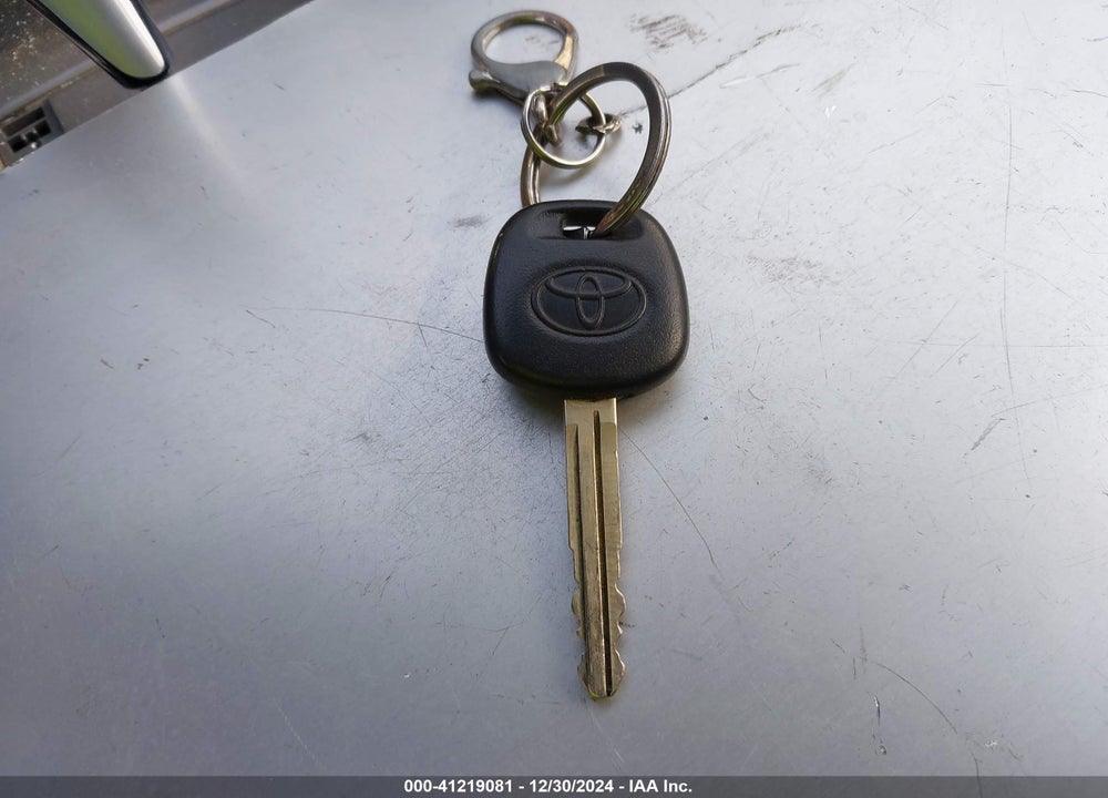2010 TOYOTA CAMRY VIN: 4T1BF3EK2AU033638