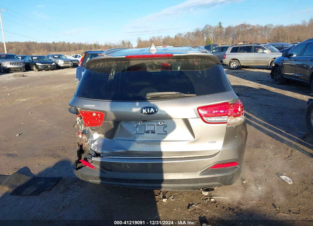 2018 KIA SORENTO 2.4L LX VIN: 5XYPGDA39JG399142