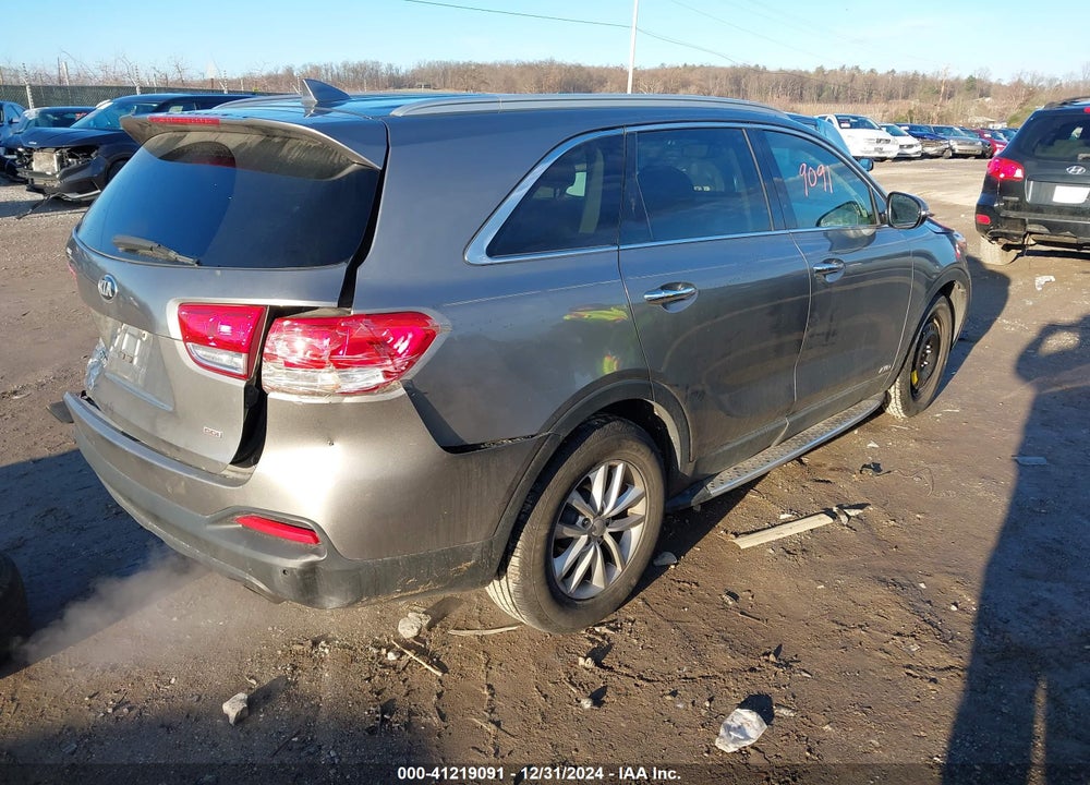 2018 KIA SORENTO 2.4L LX VIN: 5XYPGDA39JG399142