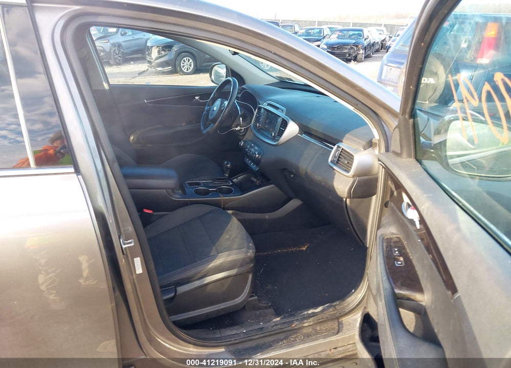 2018 KIA SORENTO 2.4L LX VIN: 5XYPGDA39JG399142