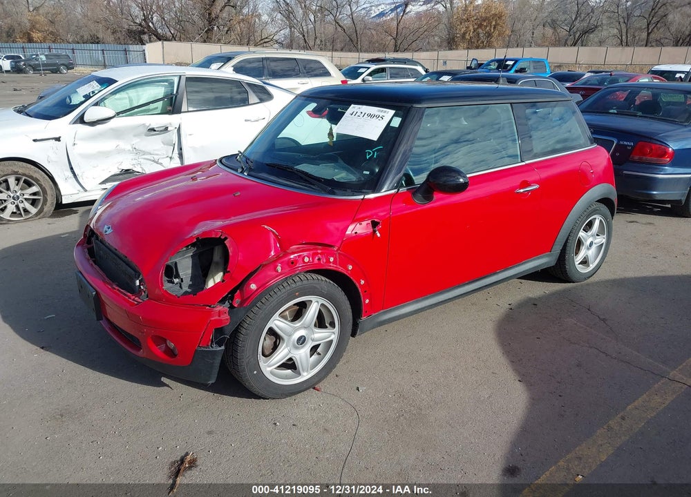 2008 MINI COOPER VIN: WMWMF33508TT59252