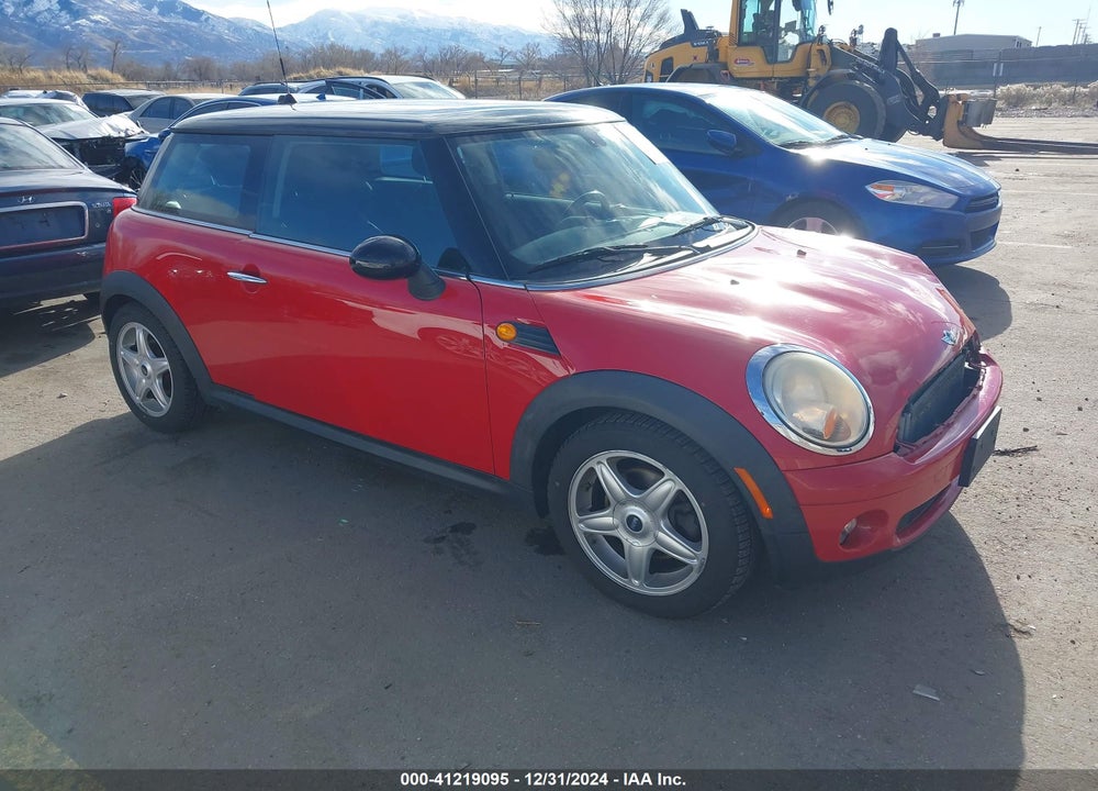 2008 MINI COOPER VIN: WMWMF33508TT59252
