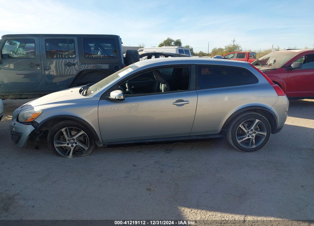 2013 VOLVO C30 VIN: YV1672MKXD2306091