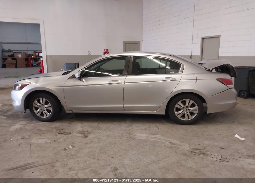 2008 HONDA ACCORD 2.4 LX-P VIN: 1HGCP26408A039323
