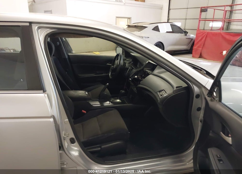 2008 HONDA ACCORD 2.4 LX-P VIN: 1HGCP26408A039323