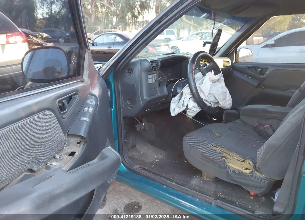 1996 CHEVROLET S TRUCK S10 VIN: 1GCCS14X2T8151349