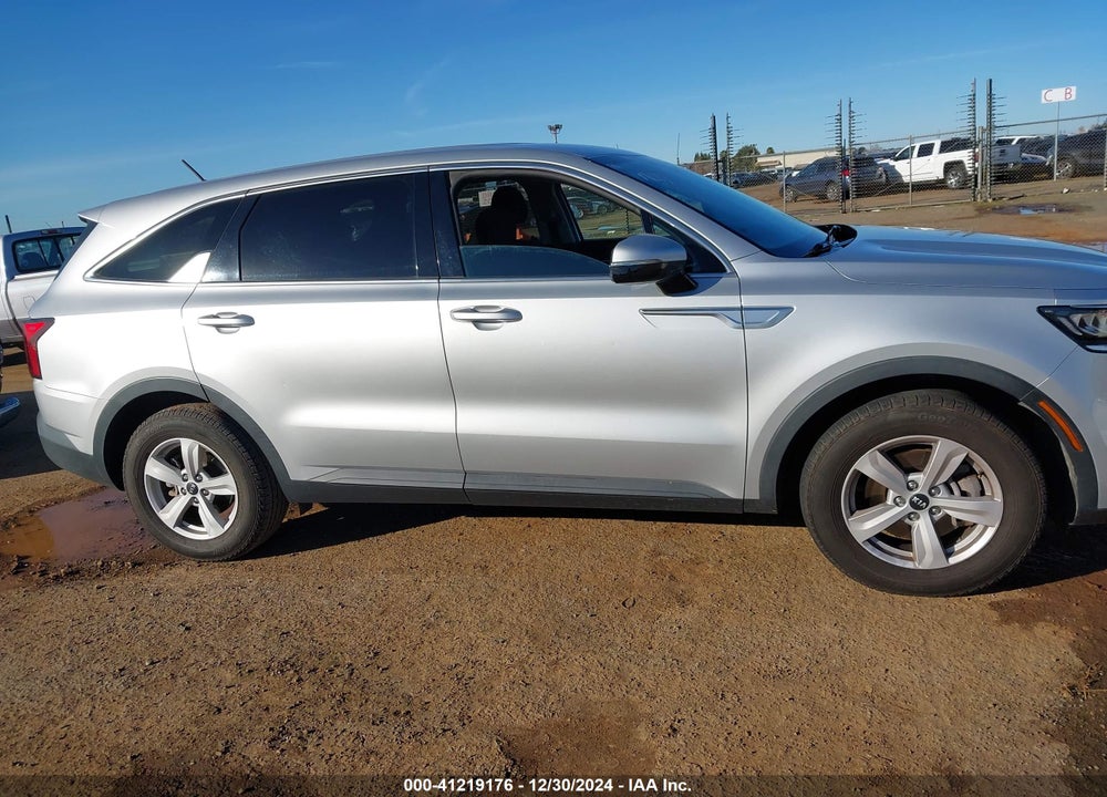 2021 KIA SORENTO LX VIN: 5XYRG4LC3MG052013