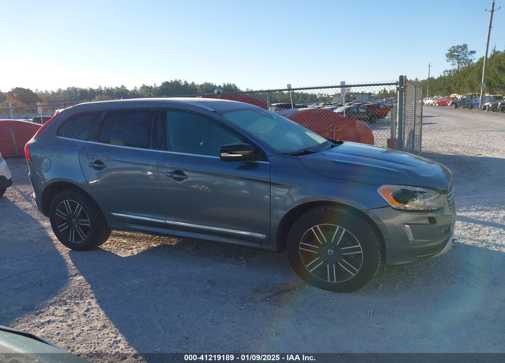 2017 VOLVO XC60 T5 DYNAMIC VIN: YV440MRR4H2186052