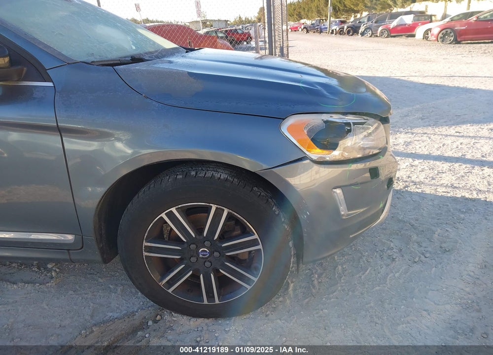 2017 VOLVO XC60 T5 DYNAMIC VIN: YV440MRR4H2186052
