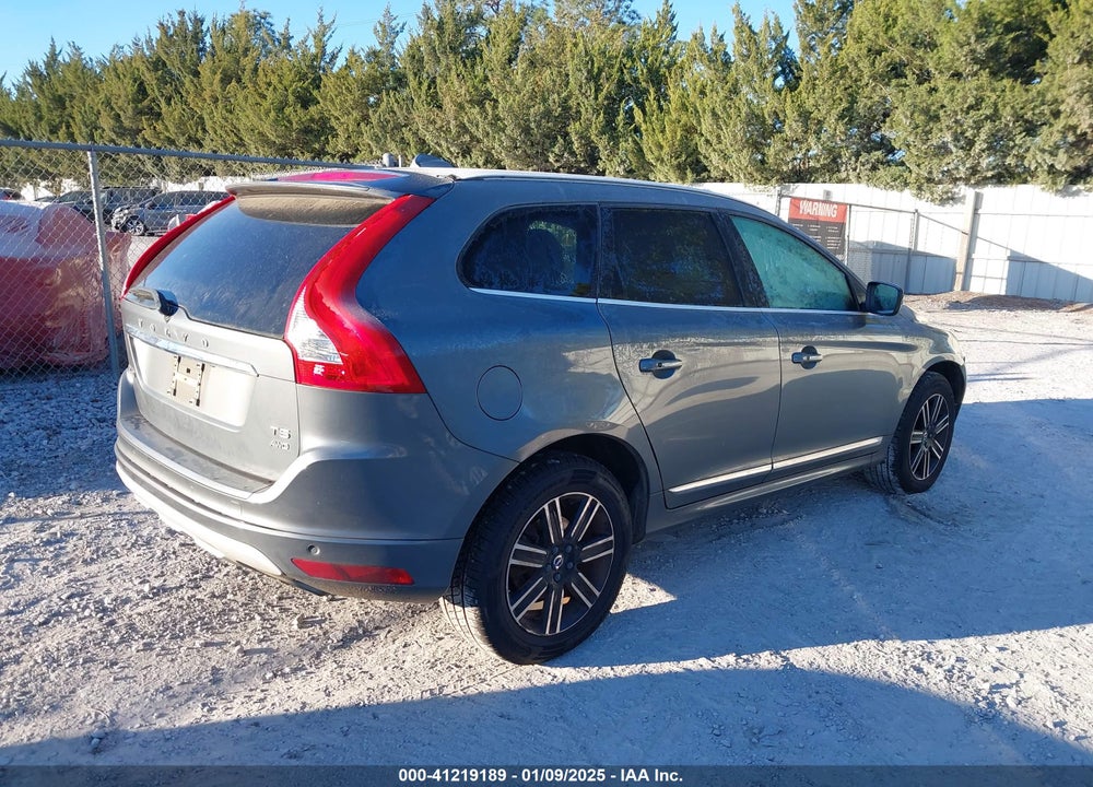 2017 VOLVO XC60 T5 DYNAMIC VIN: YV440MRR4H2186052
