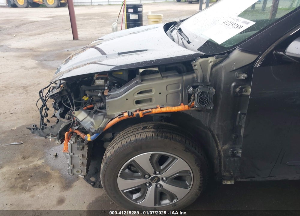 2018 KIA NIRO PLUG-IN HYBRID EX PREMIUM VIN: KNDCC3LD5J5212790