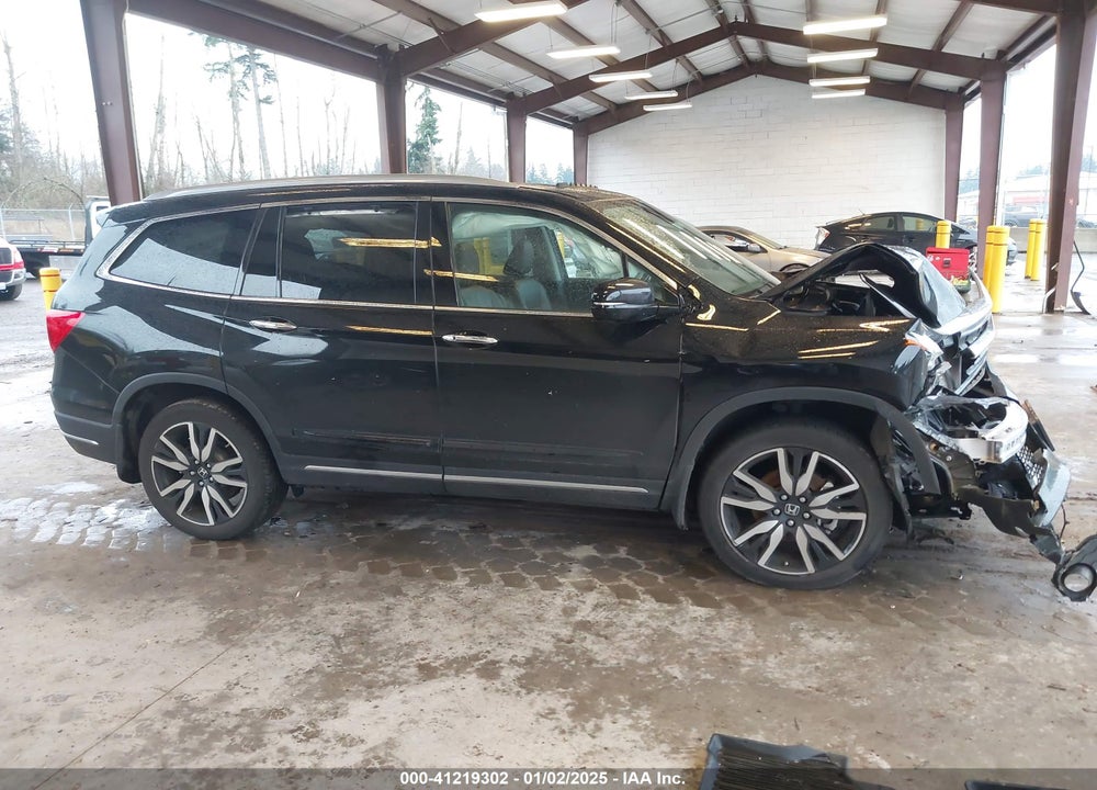 2021 HONDA PILOT AWD TOURING 8 PASSENGER VIN: 5FNYF6H92MB032740