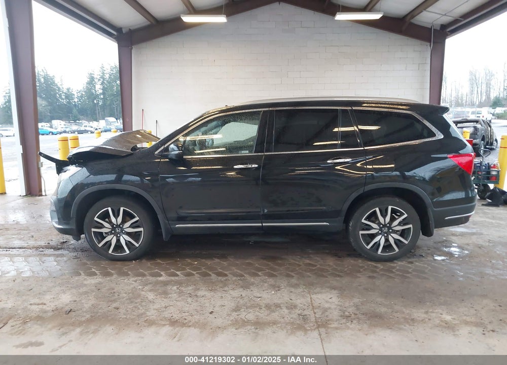 2021 HONDA PILOT AWD TOURING 8 PASSENGER VIN: 5FNYF6H92MB032740