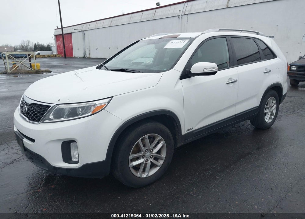 2014 KIA SORENTO LX VIN: 5XYKTCA69EG438800