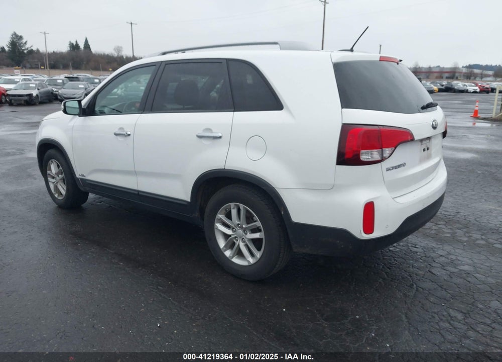 2014 KIA SORENTO LX VIN: 5XYKTCA69EG438800