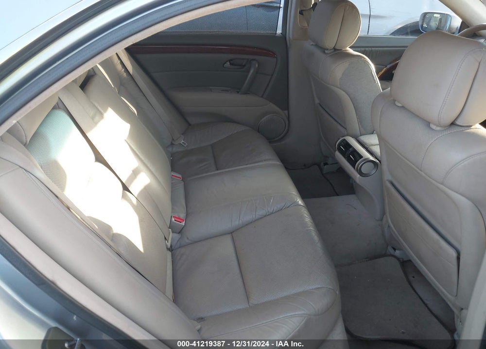2006 ACURA RL 3.5 VIN: JH4KB16566C007617