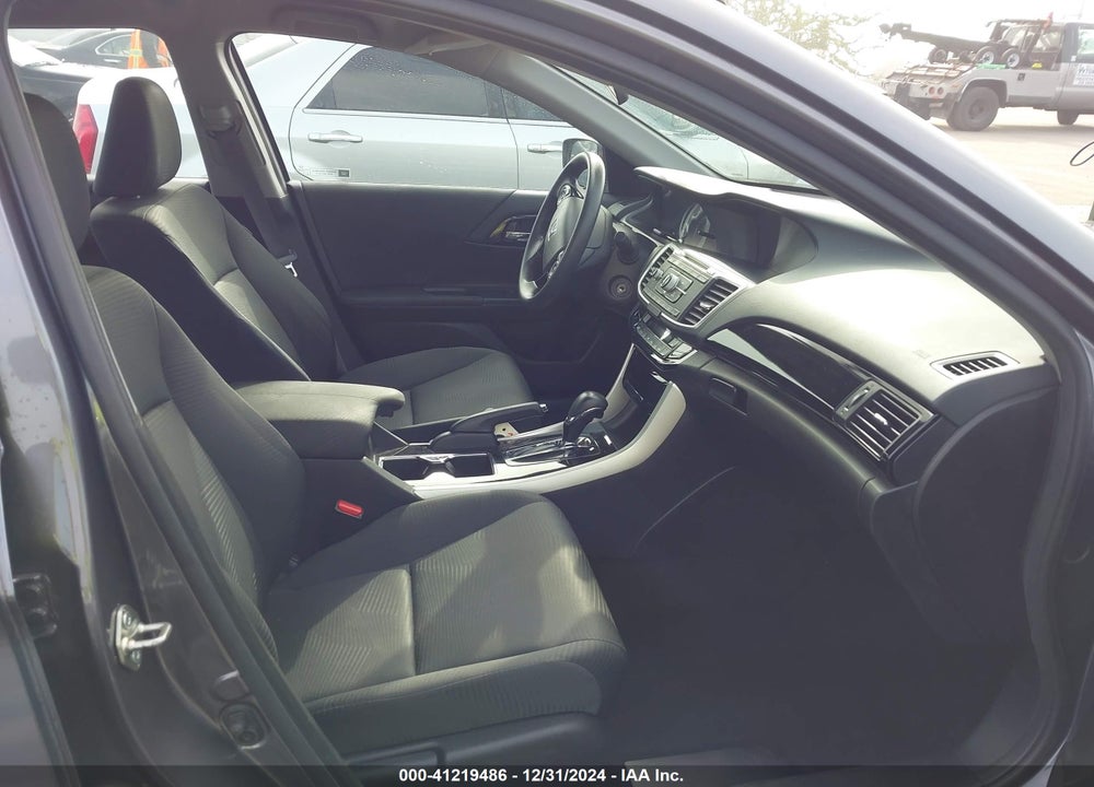 2017 HONDA ACCORD VIN: 1HGCR2F37HA245840