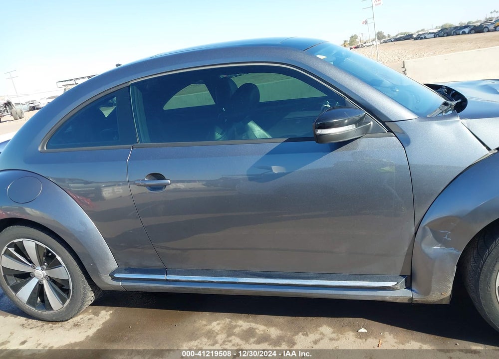 2013 VOLKSWAGEN BEETLE VIN: 3VWVA7AT2DM625889