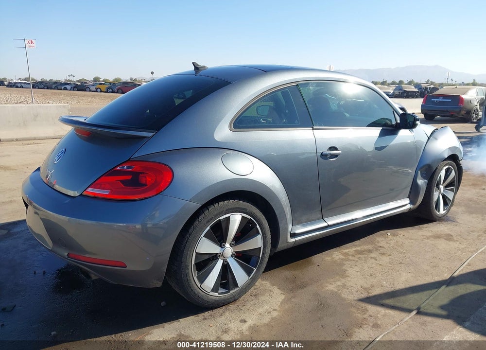 2013 VOLKSWAGEN BEETLE VIN: 3VWVA7AT2DM625889