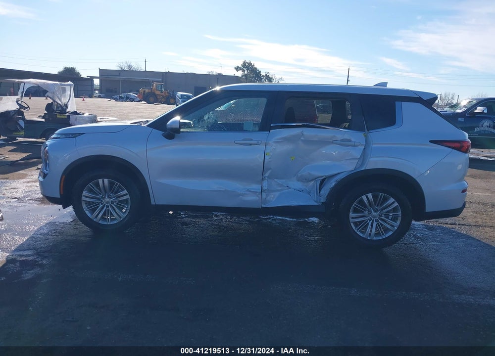 2024 MITSUBISHI OUTLANDER ES 2.5 S-AWC VIN: JA4J4UA89RZ044005